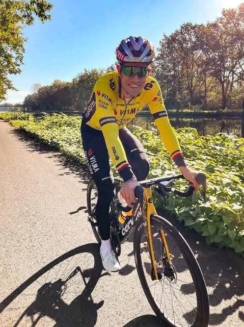 Breaking news: -Hoe snel moet ik rennen? Wout van Aert maakt een ontdekking in het bos terwijl hij de race probeert te winnen en de kroon op te eisen….