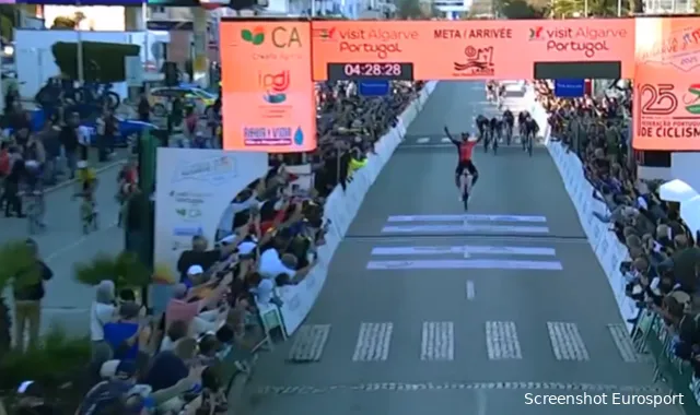 Breaking news: -Nu de Volta ao Algarve 2025 zijn derde etappe ingaat, worden de verwachtingen groter voor een spannende sprintfinish in Tavira. Deze etappe, die 183,5 kilometer beslaat van Vila Real de Santo António naar Tavira, is overwegend vlak en biedt sprinters een uitgelezen kans om hun kunnen te demonstreren. Terugkijkend op de overwinning van vorig jaar van Wout van Aert…