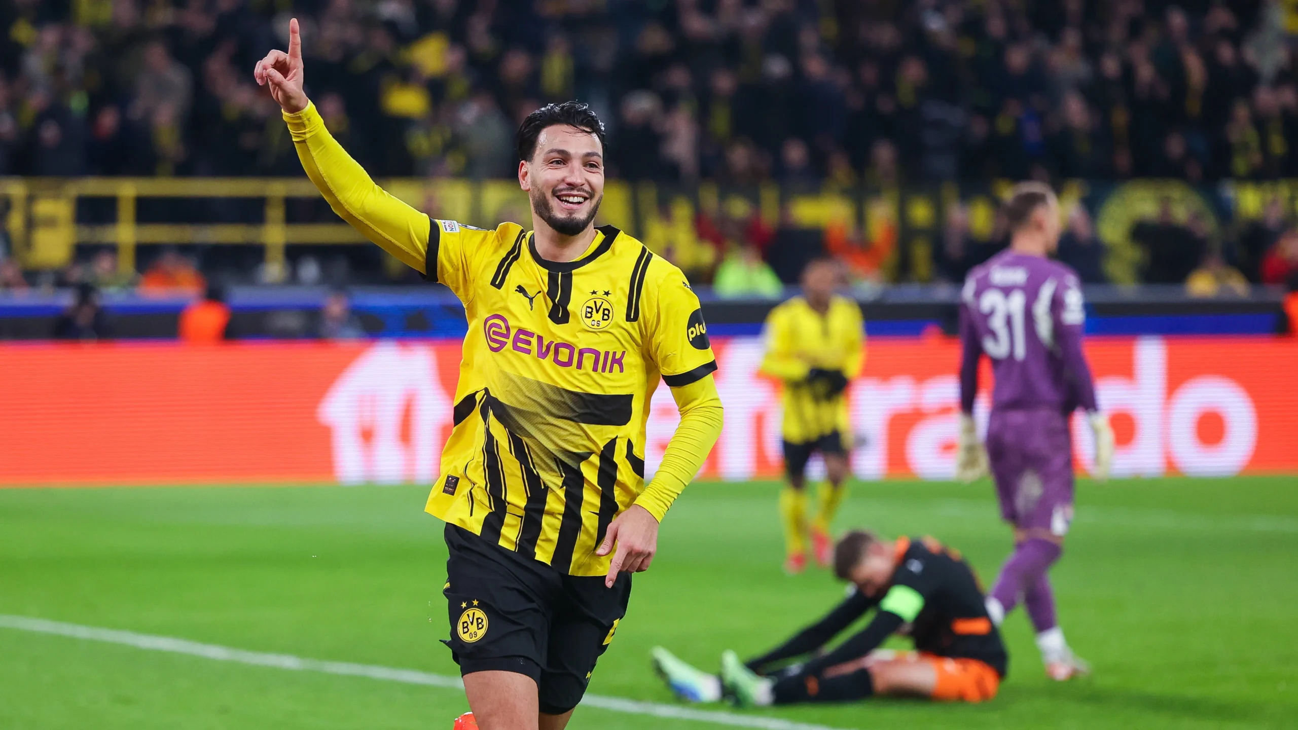 The Battle of Supremacy: Brilliant BVB Demolished Lisbon To…