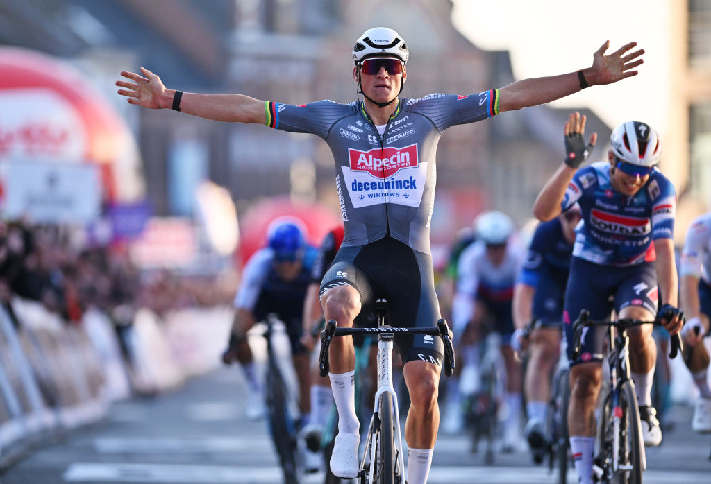 Mathieu van der Poel  Dominates: Triumphs in Style at…